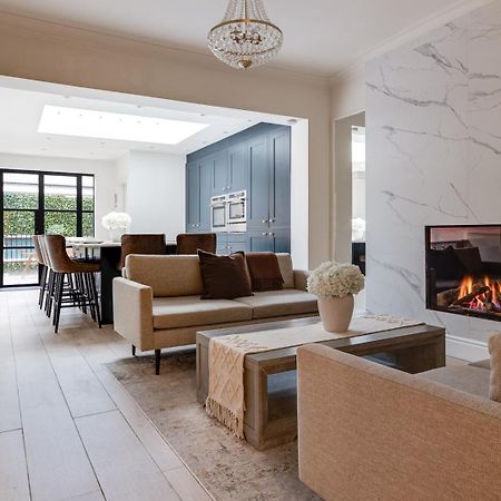 Villa Luxury Georgian Townhouse With Cinema And Parking Chester Exterior foto