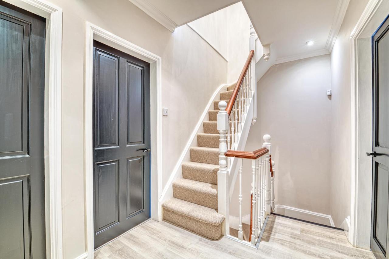 Villa Luxury Georgian Townhouse With Cinema And Parking Chester Exterior foto